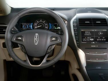Lincoln MKZ II, Седан — место водителя