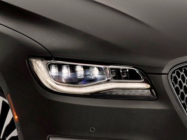 Lincoln MKZ فيس ليفت الثاني، سيدان — المصباح الأمامي