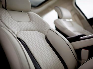 Lincoln MKZ فيس ليفت الثاني، سيدان — المقاعد الأمامية