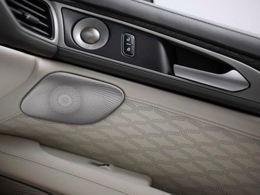 Lincoln MKZ فيس ليفت الثاني، سيدان — تفصيل داخلي