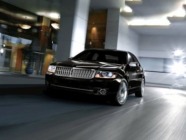 Lincoln MKZ أنا (زفير)، سيدان — منظر أمامي أيمن