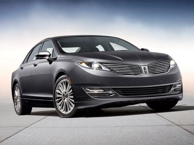 Lincoln MKZ II, Седан — вид спереди справа