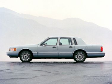 Lincoln Town Car II, Седан — вид слева
