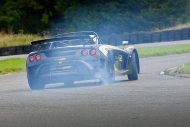 Lotus 2-Eleven, Родстер — вид сзади в три четверти