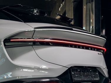 Lotus Eletre, Внедорожник 5 дв. — задняя часть автомобиля крупным планом
