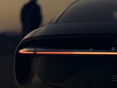 Lotus Emeya, Лифтбэк — задний фонарь