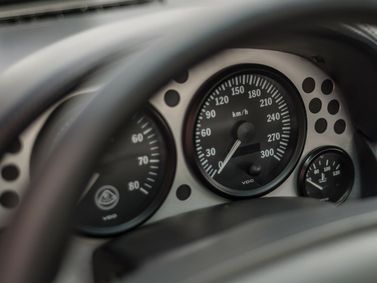Lotus Esprit V, Купе — панель приборов