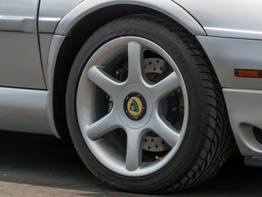 Lotus Esprit V, Купе — колёсный диск