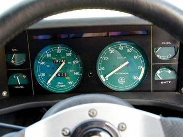 Lotus Esprit I, Купе — панель приборов