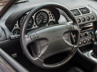 Lotus Esprit V, Купе — рулевое колесо