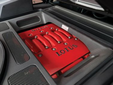 Lotus Esprit V, Купе — моторный отсек