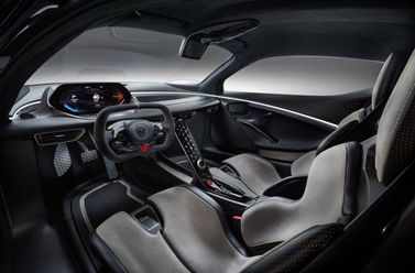 Lotus Evija, Купе — место водителя