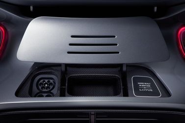 Lotus Evija, Купе — задняя часть автомобиля крупным планом