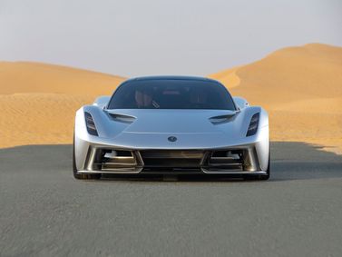 Lotus Evija, Купе — вид спереди