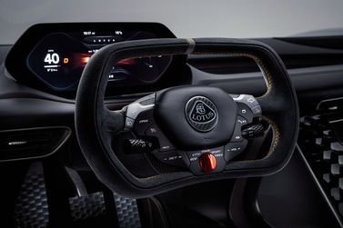 Lotus Evija, Купе — рулевое колесо