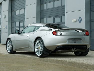 Lotus Evora, Купе — вид сзади слева