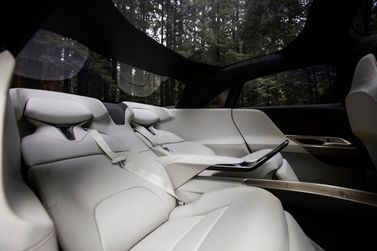Lucid Air, Седан — задние сиденья