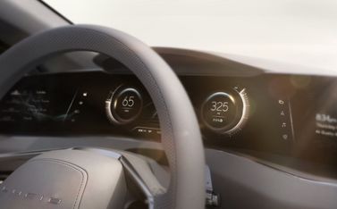 Lucid Air, Седан — панель приборов