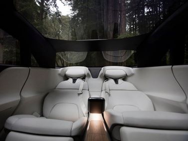 Lucid Air, Седан — задние сиденья