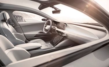 Lucid Air, Седан — общий вид салона