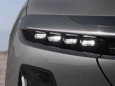 Lucid Gravity، دفع رباعي 5 أبواب — المصباح الأمامي