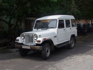 Mahindra Commander, Внедорожник 5 дв. — вид спереди слева