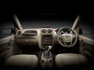 Mahindra Xylo، فان مدمج — لوحة القيادة