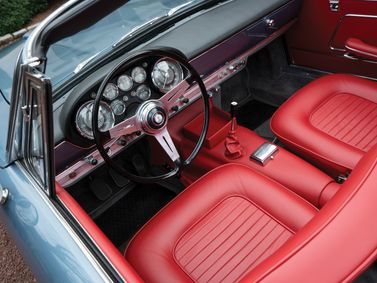 Maserati 3500 GT، قابلة للتحويل Spyder — منطقة السائق