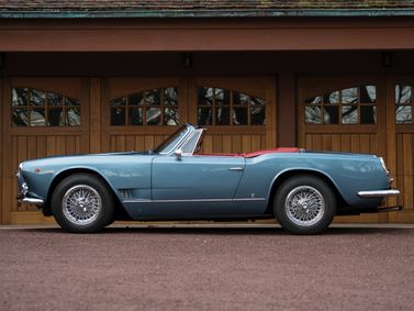 Maserati 3500 GT، قابلة للتحويل Spyder — منظر من الجانب الأيسر