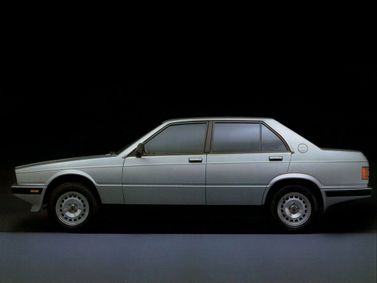 Maserati Biturbo, Седан — вид слева