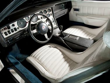 Maserati Bora، كوبيه — منطقة السائق