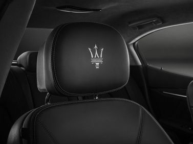 Maserati Ghibli III Рестайлинг, Седан — деталь интерьера
