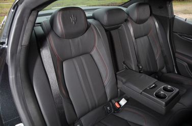 Maserati Ghibli III Рестайлинг, Седан — задние сиденья