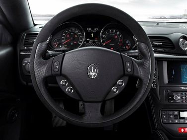 Maserati GranTurismo I، كوبيه MC Stradale — عجلة القيادة