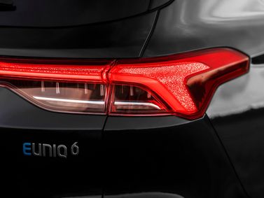 Maxus EUNIQ 6, Внедорожник 5 дв. — задний фонарь