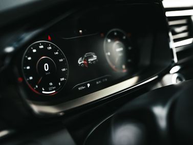 Maxus EUNIQ 6, Внедорожник 5 дв. — панель приборов