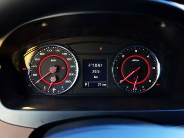 Maxus G10 I Рестайлинг, Минивэн — панель приборов