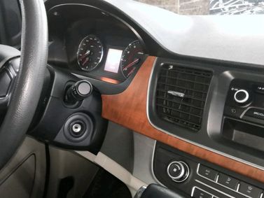 Maxus G10 I، ميني فان — لوحة العدادات