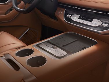 Maxus G10 I Рестайлинг 3, Минивэн — центральная консоль