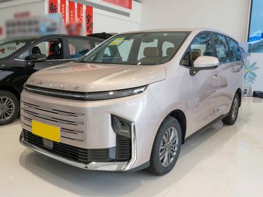 Maxus G50 I Рестайлинг, Минивэн — вид спереди в три четверти
