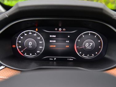 Maxus G50 Plus, Минивэн — панель приборов