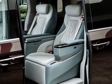 Maxus G90, Минивэн — передние сиденья