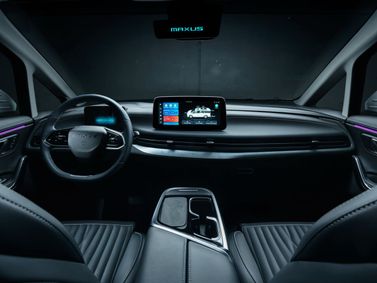 Maxus MIFA 9، ميني فان — منطقة السائق