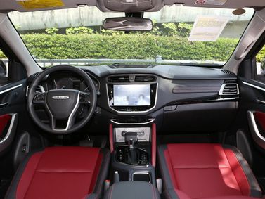 Maxus T70 II, Пикап двойная кабина — место водителя