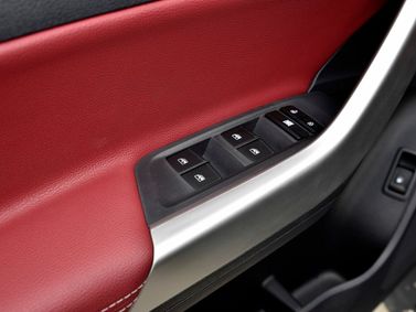 Maxus T70 II, Пикап двойная кабина — деталь интерьера