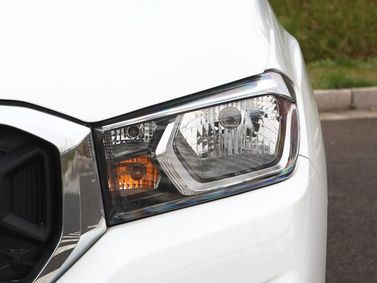 Maxus T70 I, Пикап двойная кабина — передняя фара