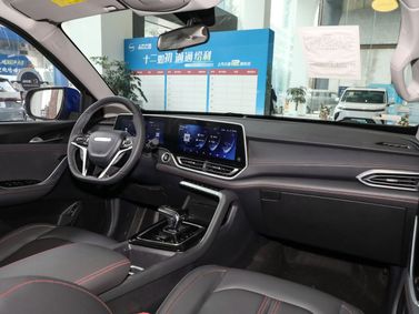 Maxus T90، بيك أب بكابينة مزدوجة — منطقة السائق