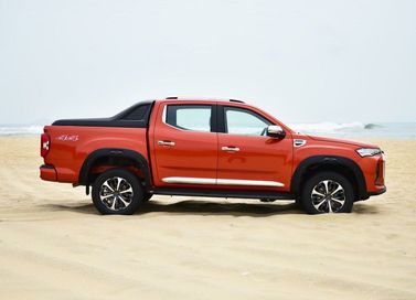 Maxus T90، بيك أب بكابينة مزدوجة — منظر من الجانب الأيسر