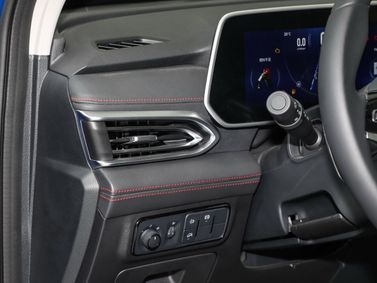 Maxus T90، بيك أب بكابينة مزدوجة — لوحة القيادة