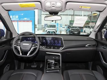 Maxus T90، بيك أب بكابينة مزدوجة — منطقة السائق